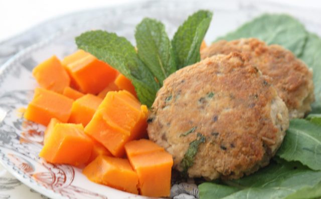 Рыбные котлеты из лосося с куркумой